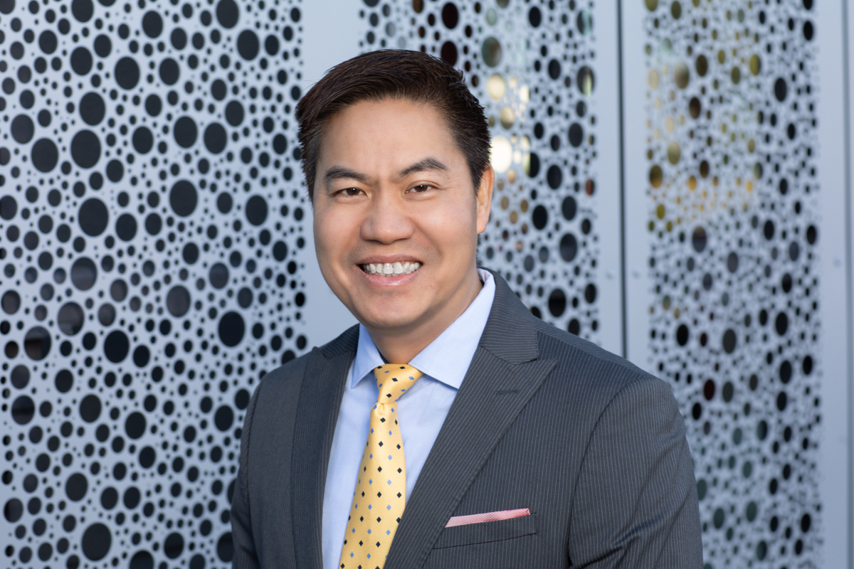 Raymond Zhu 25 D8587 Web